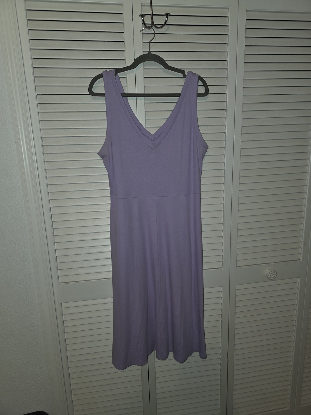 Sleeveless V-Neck Lavender Midi Dress